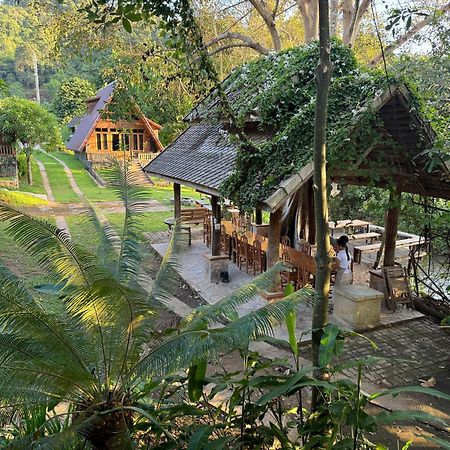 Ban Kaew Mo Ra Glamping & Restaurant Hotel Pang Mapha Exterior photo