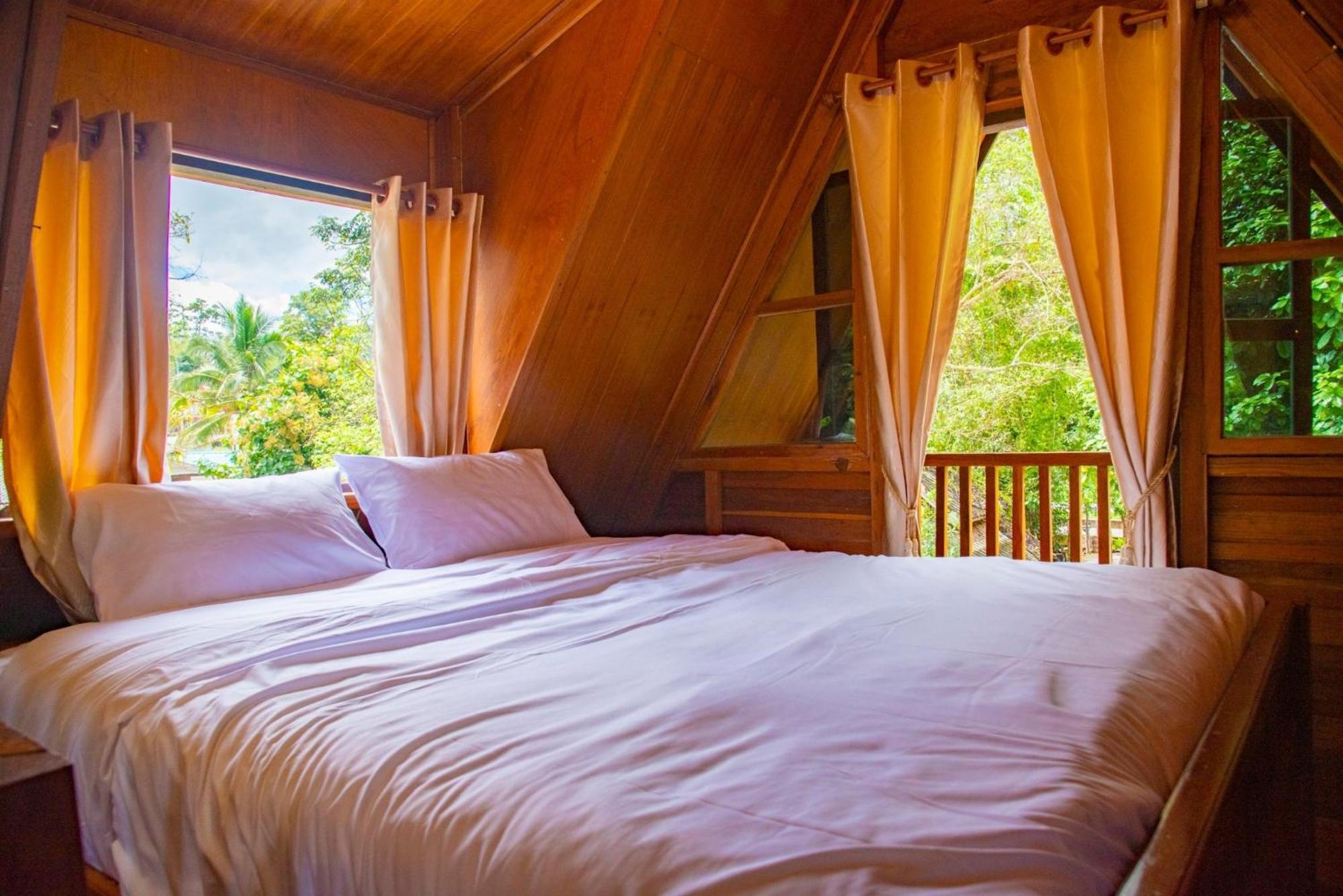 Ban Kaew Mo Ra Glamping & Restaurant Hotel Pang Mapha Exterior photo