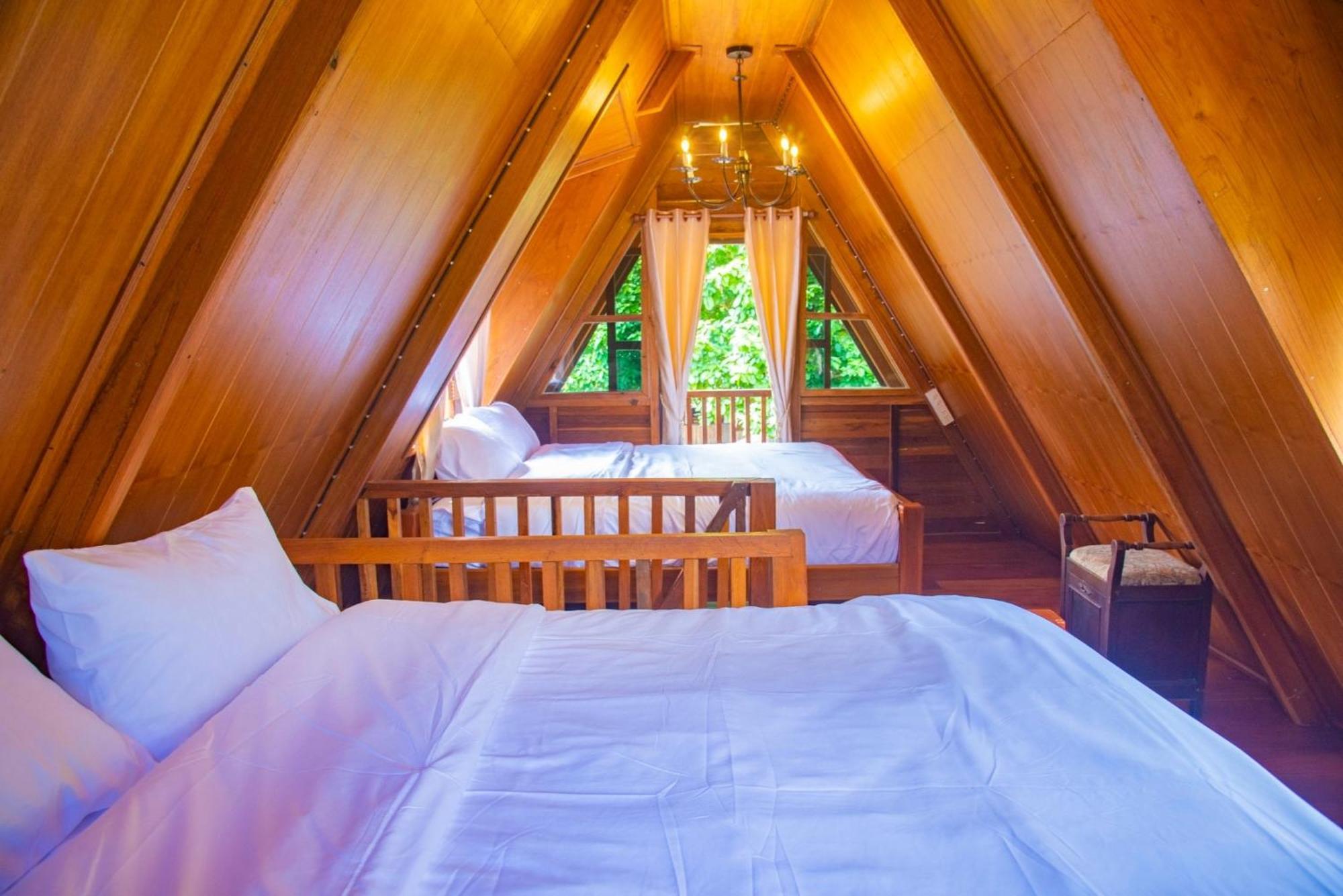 Ban Kaew Mo Ra Glamping & Restaurant Hotel Pang Mapha Exterior photo