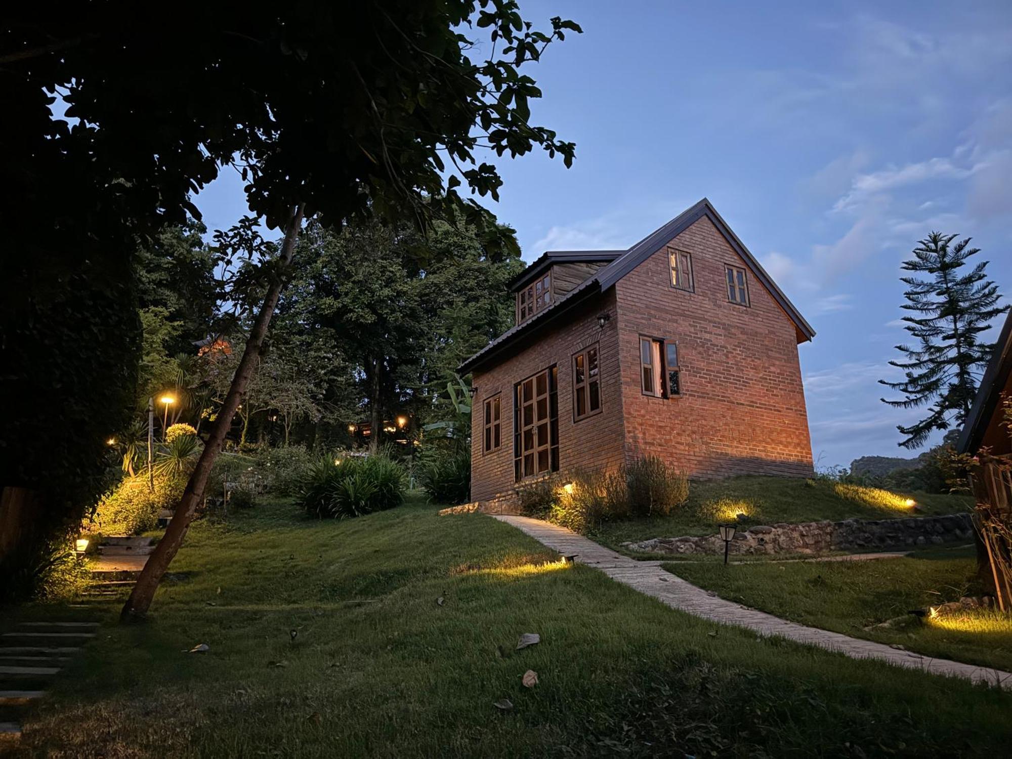 Ban Kaew Mo Ra Glamping & Restaurant Hotel Pang Mapha Exterior photo