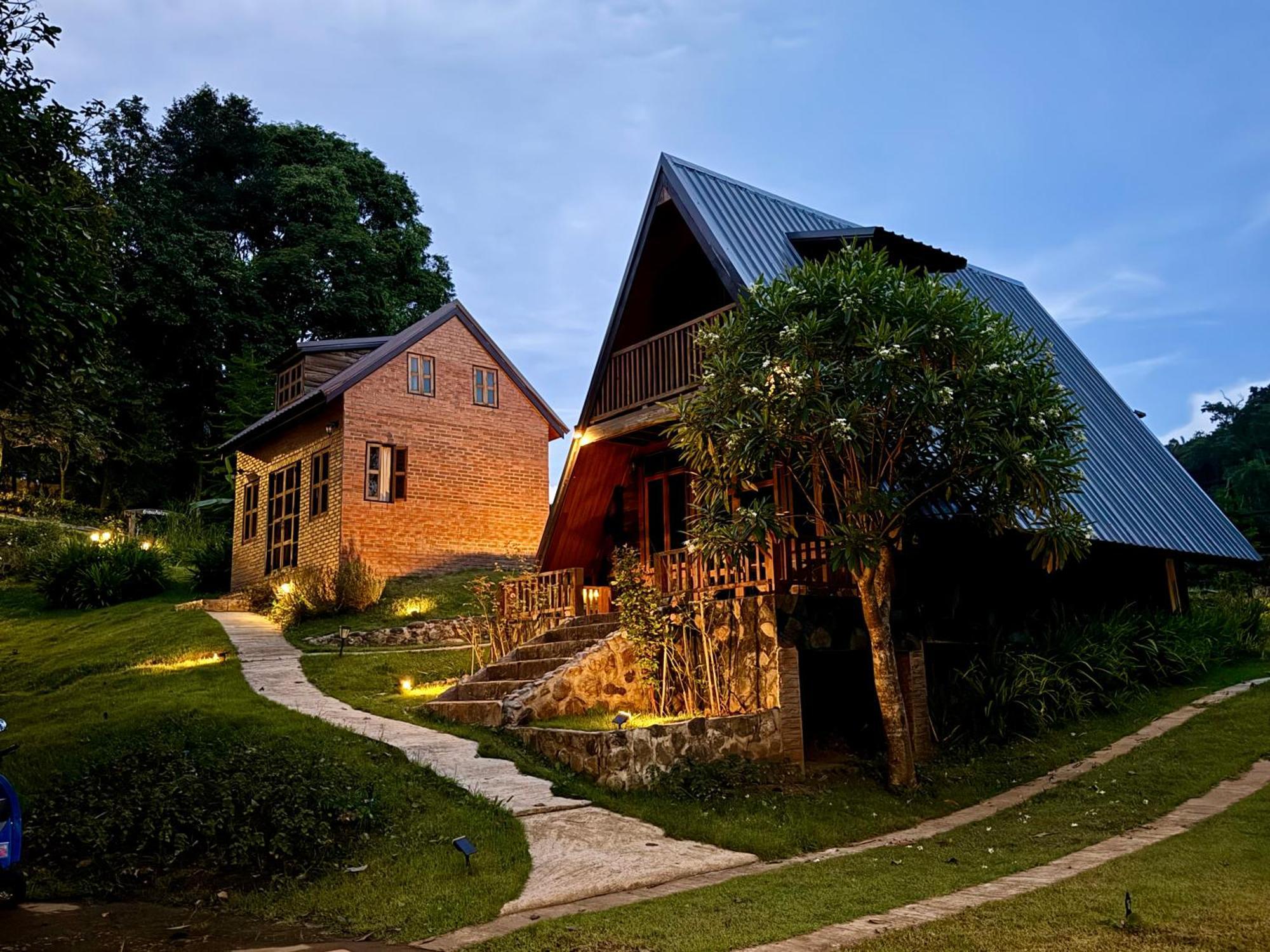 Ban Kaew Mo Ra Glamping & Restaurant Hotel Pang Mapha Exterior photo