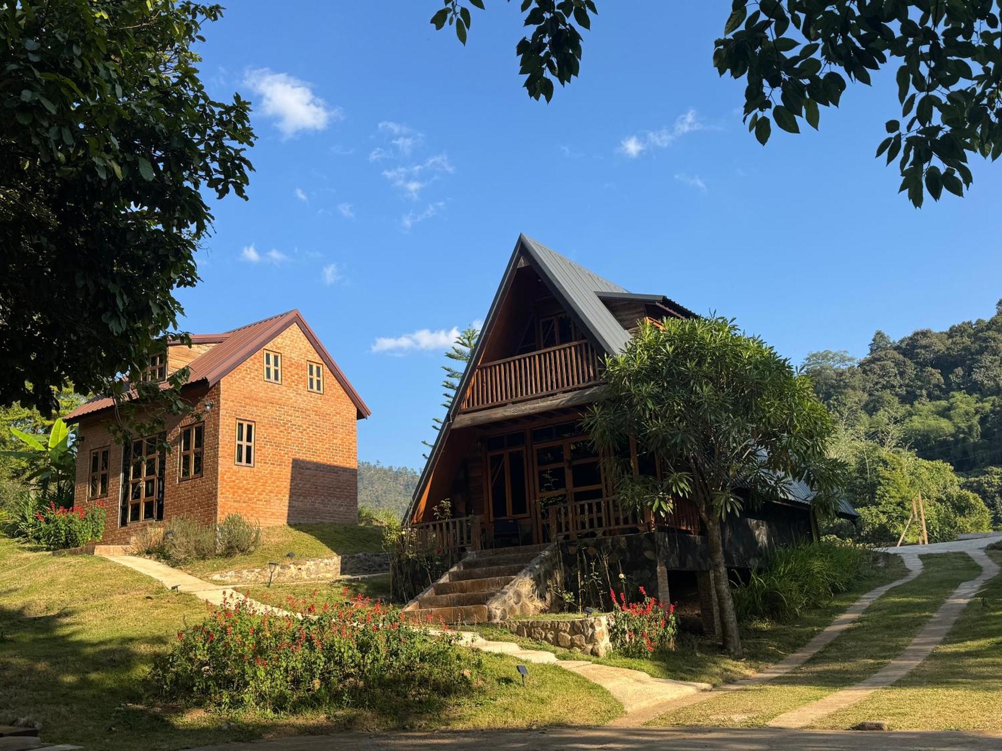 Ban Kaew Mo Ra Glamping & Restaurant Hotel Pang Mapha Exterior photo