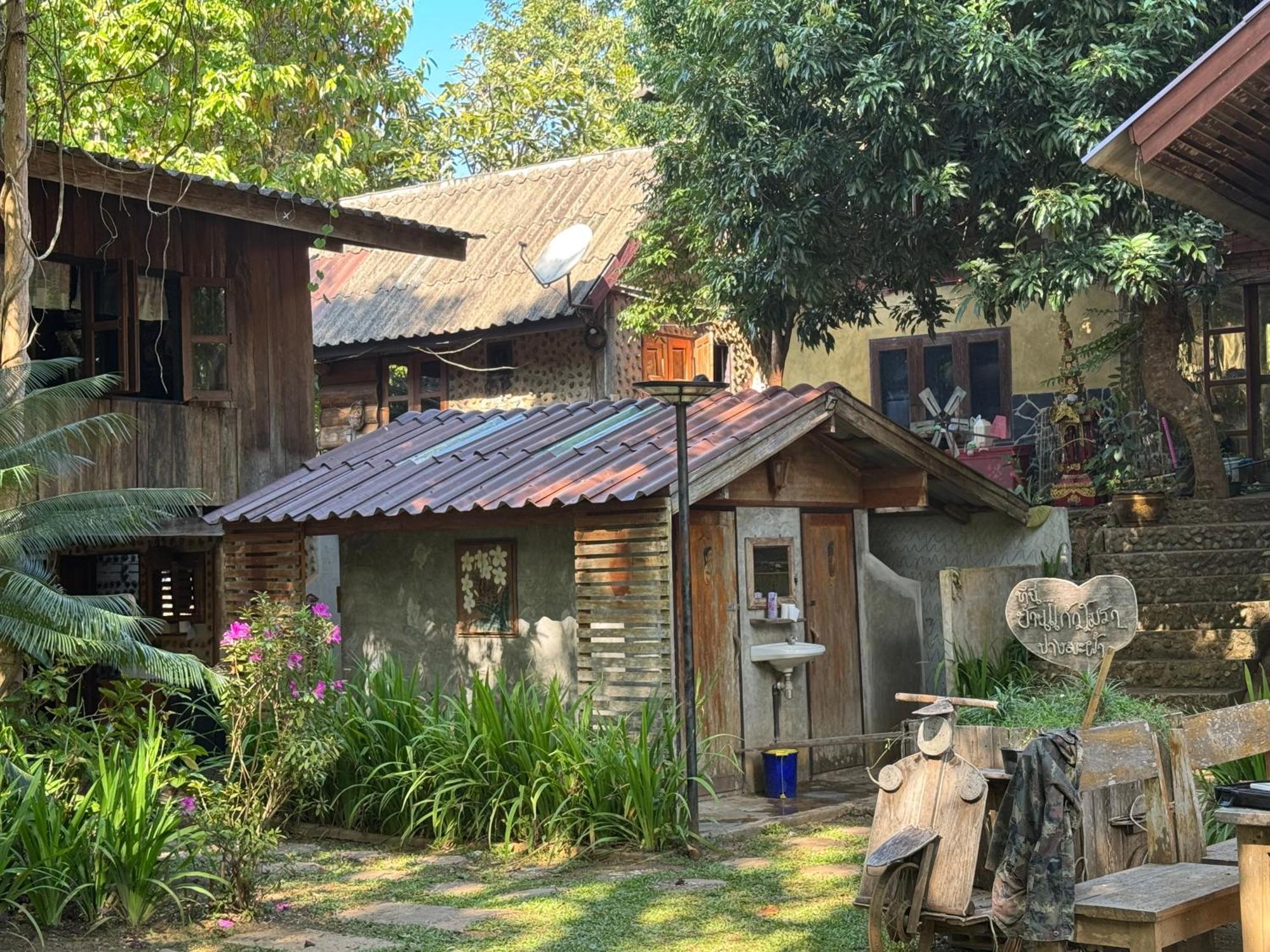 Ban Kaew Mo Ra Glamping & Restaurant Hotel Pang Mapha Exterior photo