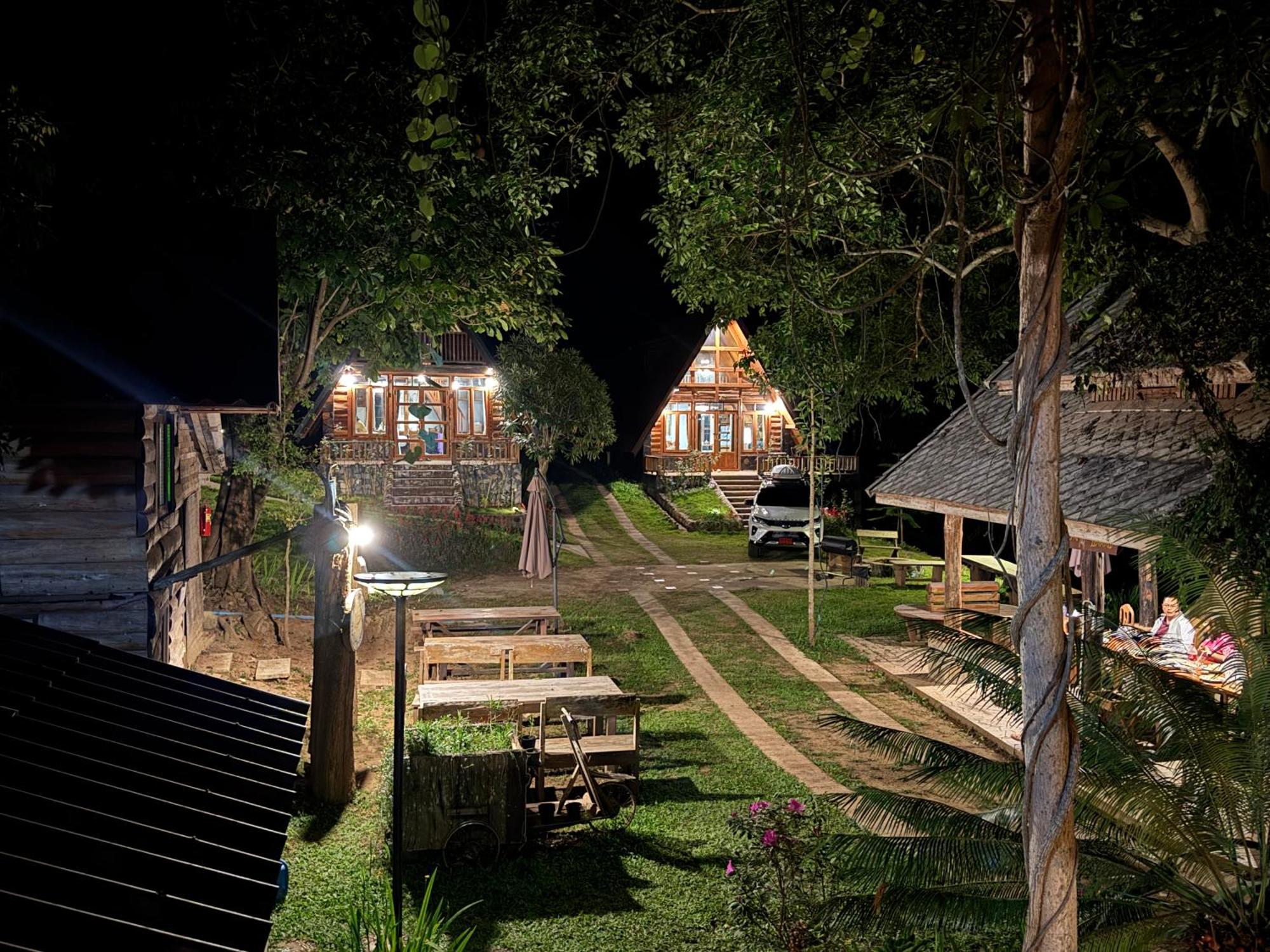 Ban Kaew Mo Ra Glamping & Restaurant Hotel Pang Mapha Exterior photo