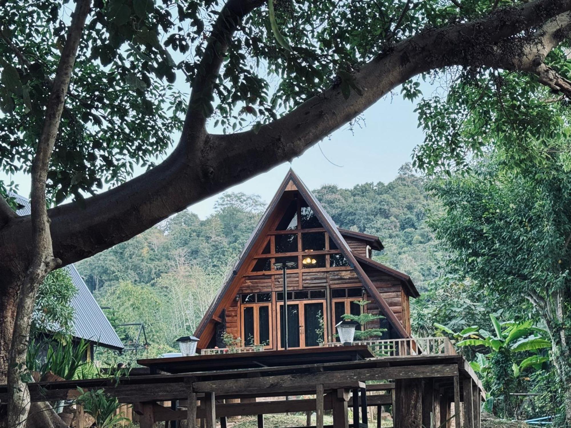 Ban Kaew Mo Ra Glamping & Restaurant Hotel Pang Mapha Exterior photo
