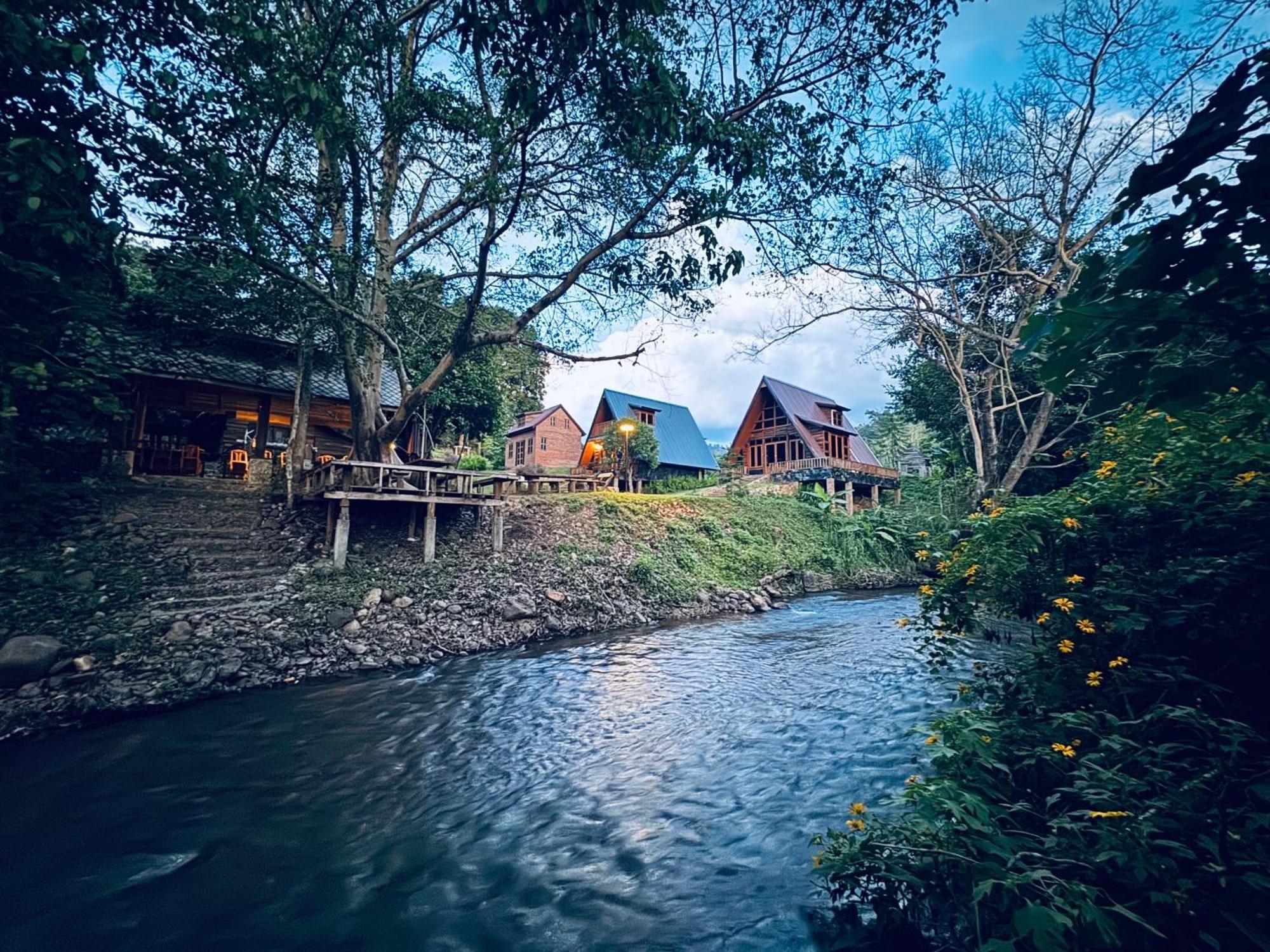 Ban Kaew Mo Ra Glamping & Restaurant Hotel Pang Mapha Exterior photo